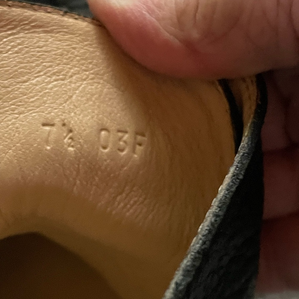 GUCCI Black and gold (Yellow) High-Top Sneakers with Tiger Design - Picture 7 of 16